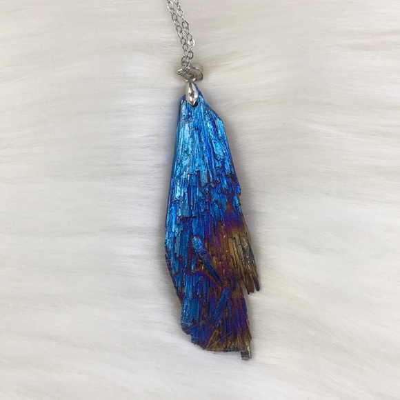 New Amazing Platinum Plated Raw Tourmaline Crystal Feather Pendant Necklace - Picture 4 of 11